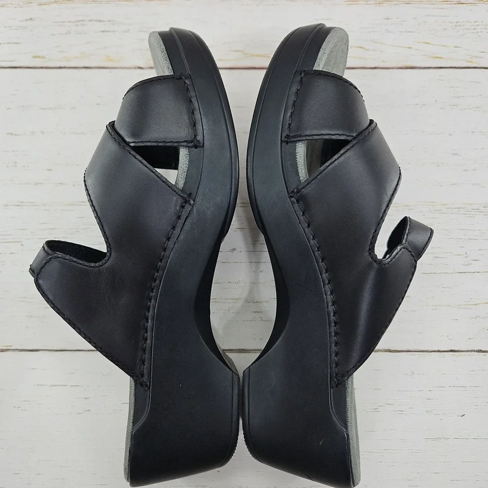 Dansko Sela Womens 40 US 9.5-10 Black Leather Strappy Clog Sandals Slides Chunky